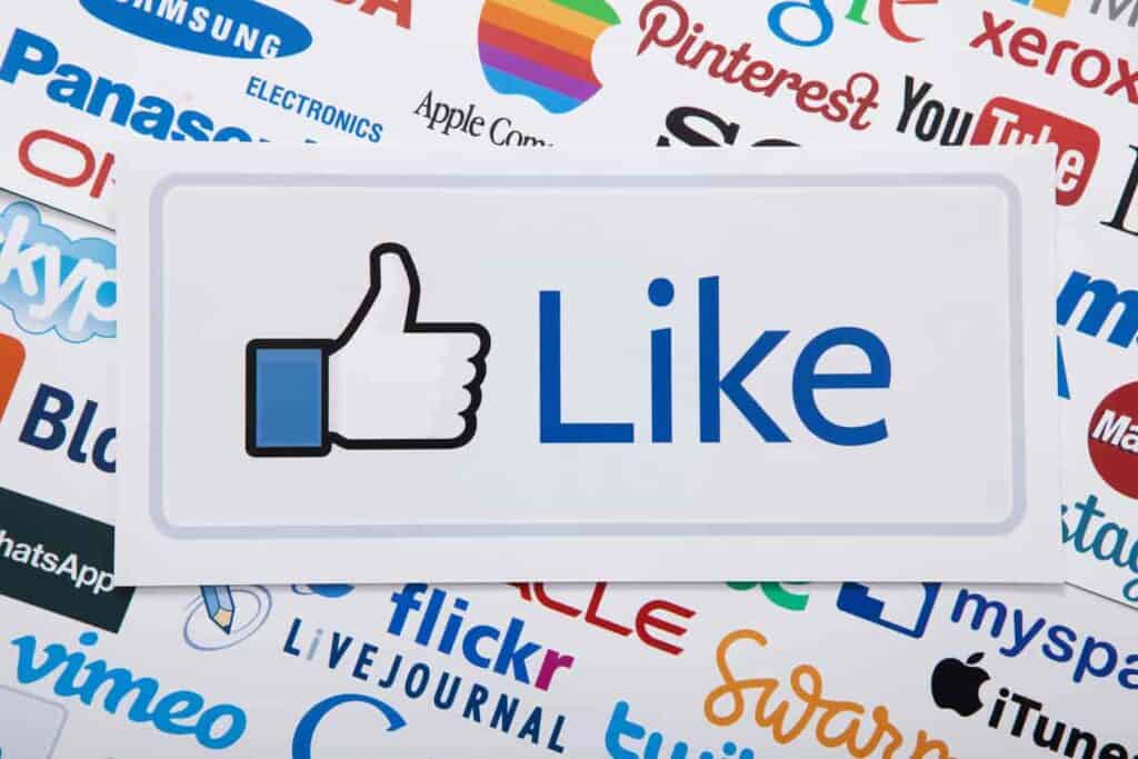 FACEBOOK SPY KITA?
