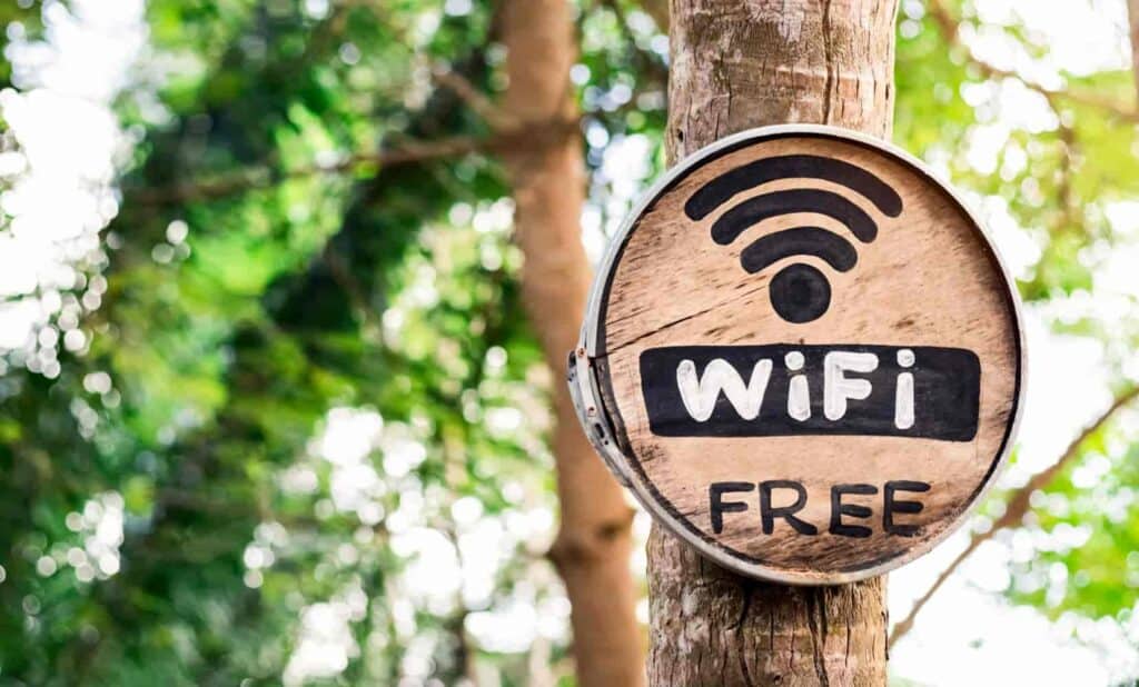 Jangan guna public wifi